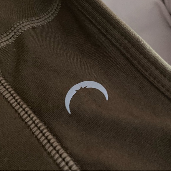 Like New!! Women's Zyia Active Olive Green Grid Sports Bra - Size Large - Picture 12 of 16